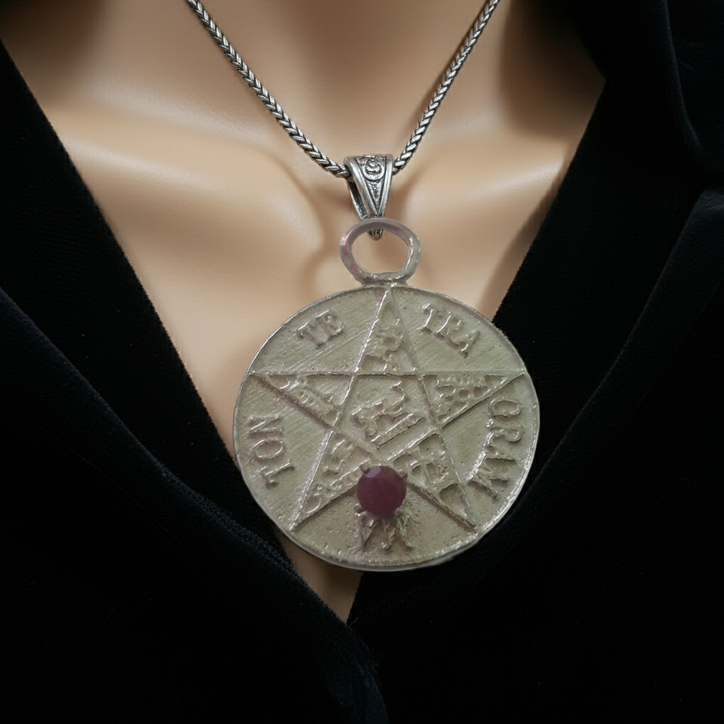 Pentagram of Solomon 1 inch with ruby